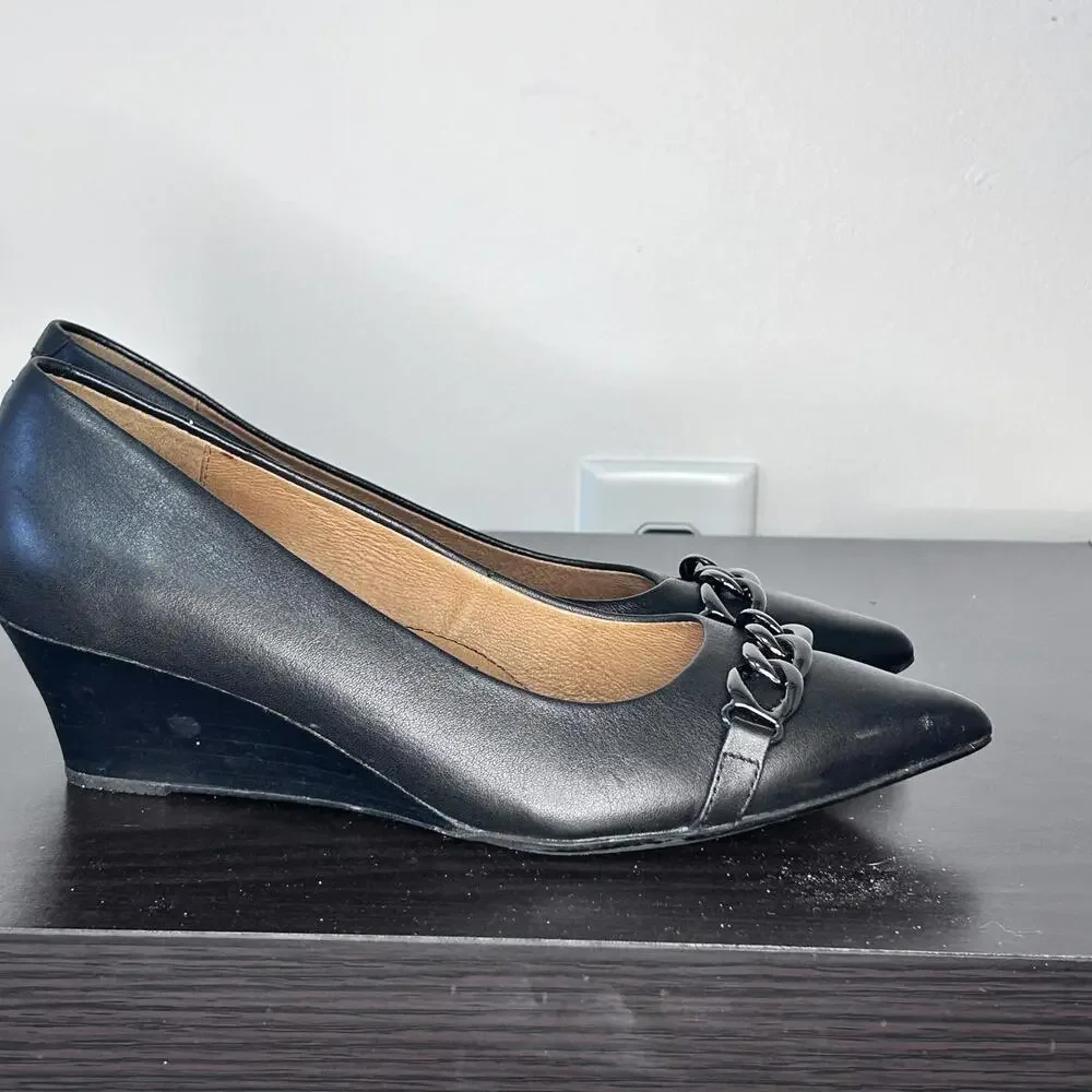 Sofft Black Wedge Leather Pointed Toe with chain details Women's size 7‎